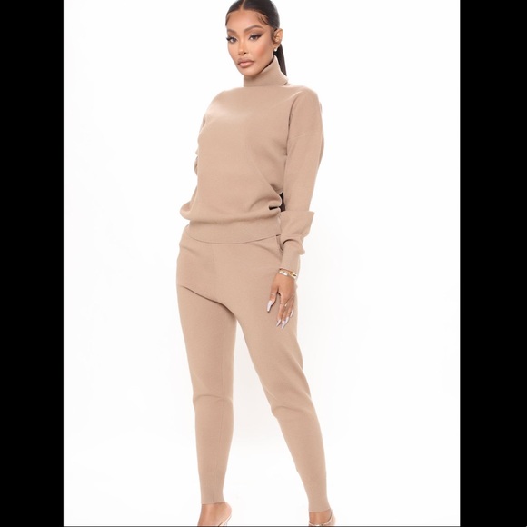 Sweater set - Picture 1 of 4